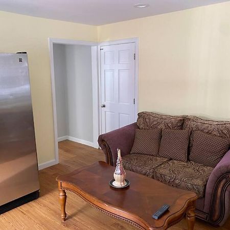 Sunny One Bedroom In Historic Downtown Доувър Екстериор снимка
