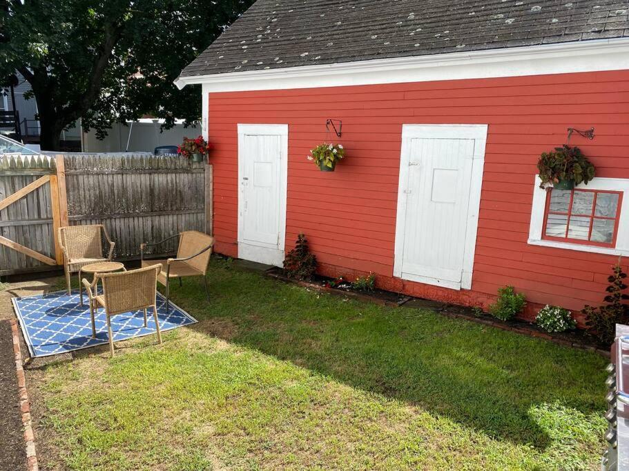 Sunny One Bedroom In Historic Downtown Доувър Екстериор снимка